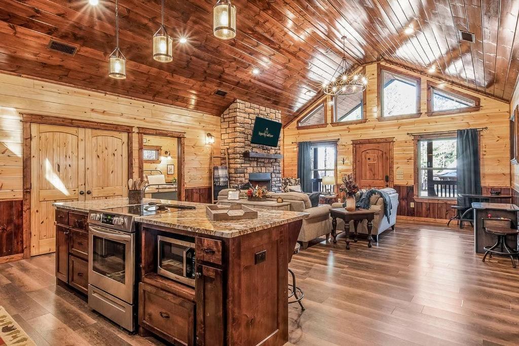 Large Luxury 2Br Cabin W Hot Tub Double Trouble Was Designed For Fun Comfort And Memories Minutes From Buzzling Hochatown And Beautiful Beaver Bend State Park Broken Bow Bagian luar foto