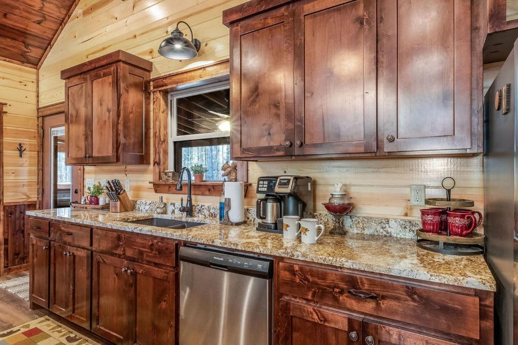 Large Luxury 2Br Cabin W Hot Tub Double Trouble Was Designed For Fun Comfort And Memories Minutes From Buzzling Hochatown And Beautiful Beaver Bend State Park Broken Bow Bagian luar foto