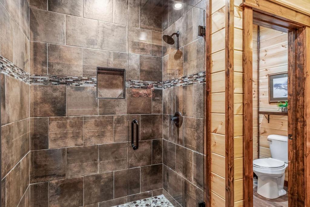 Large Luxury 2Br Cabin W Hot Tub Double Trouble Was Designed For Fun Comfort And Memories Minutes From Buzzling Hochatown And Beautiful Beaver Bend State Park Broken Bow Bagian luar foto