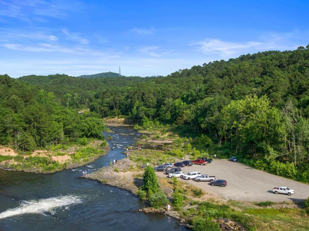 Large Luxury 2Br Cabin W Hot Tub Double Trouble Was Designed For Fun Comfort And Memories Minutes From Buzzling Hochatown And Beautiful Beaver Bend State Park Broken Bow Bagian luar foto