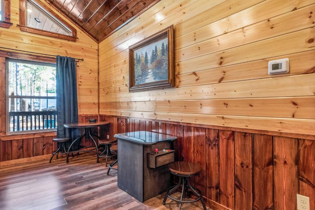 Large Luxury 2Br Cabin W Hot Tub Double Trouble Was Designed For Fun Comfort And Memories Minutes From Buzzling Hochatown And Beautiful Beaver Bend State Park Broken Bow Bagian luar foto