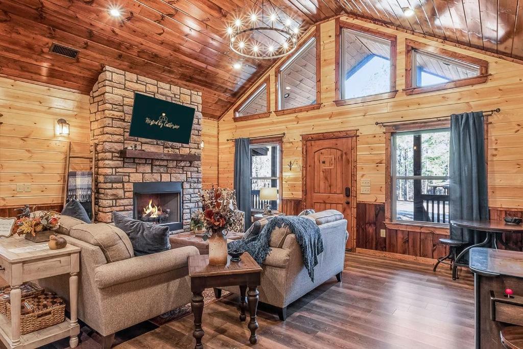 Large Luxury 2Br Cabin W Hot Tub Double Trouble Was Designed For Fun Comfort And Memories Minutes From Buzzling Hochatown And Beautiful Beaver Bend State Park Broken Bow Bagian luar foto