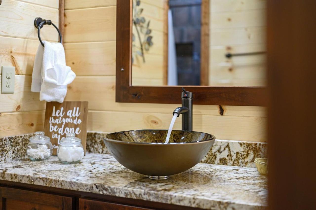 Large Luxury 2Br Cabin W Hot Tub Double Trouble Was Designed For Fun Comfort And Memories Minutes From Buzzling Hochatown And Beautiful Beaver Bend State Park Broken Bow Bagian luar foto